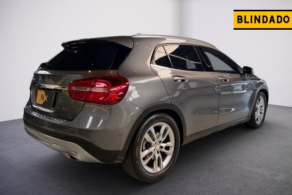 MERCEDES-BENZ GLA 200 1.6 CGI ADVANCE 16V TURBO FLEX 4P AUTOMÁTICO 2015/2015